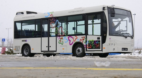 Magyar fejlesztésű elektromos hajtású busz
